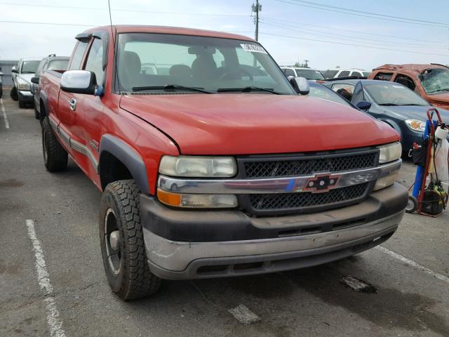 1GCHC29182E108714 - 2002 CHEVROLET SILVERADO RED photo 1