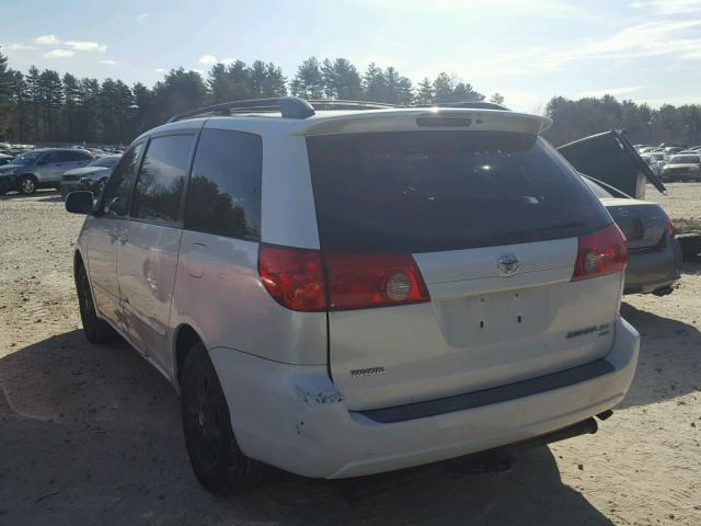 5TDBA22C06S073271 - 2006 TOYOTA SIENNA XLE WHITE photo 3