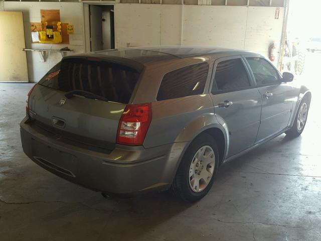 2D4FV48T65H570964 - 2005 DODGE MAGNUM SE GRAY photo 4