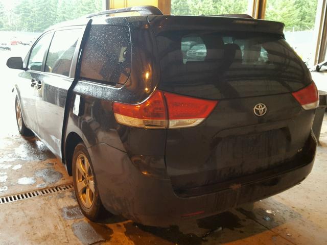 5TDKK3DC3BS149642 - 2011 TOYOTA SIENNA LE BLACK photo 3