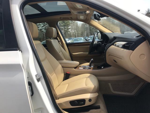 5UXWX5C53BL702047 - 2011 BMW X3 XDRIVE2 თეთრი ფოტო 5