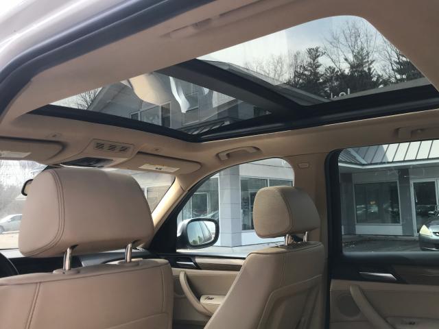 5UXWX5C53BL702047 - 2011 BMW X3 XDRIVE2 თეთრი ფოტო 9