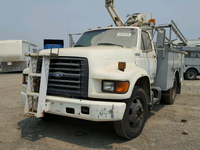 1FDMF70J4SVA68921 - 1995 FORD F700 WHITE photo 2