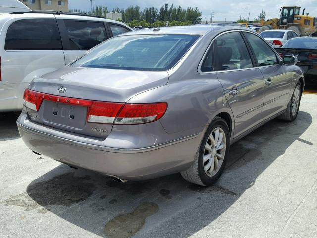 KMHFC46F67A234468 - 2007 HYUNDAI AZERA SE GRAY photo 4