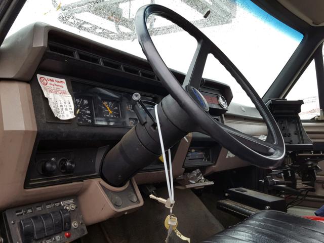 1FDMF70J6SVA70394 - 1995 FORD F700 WHITE photo 10