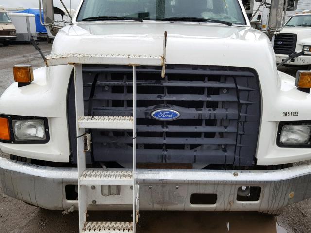 1FDMF70J6SVA70394 - 1995 FORD F700 WHITE photo 7