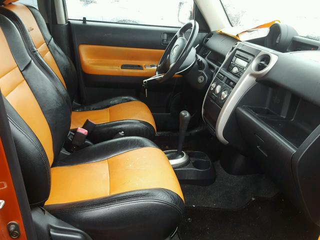 JTLKT324740159156 - 2004 TOYOTA SCION XB ORANGE photo 5