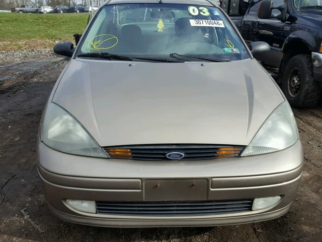 1FAFP38333W210976 - 2003 FORD FOCUS ZTS BEIGE photo 9