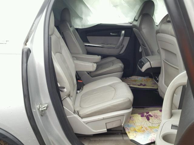 1GKLRMED5AJ159957 - 2010 GMC ACADIA SLT Gümüş foto 6