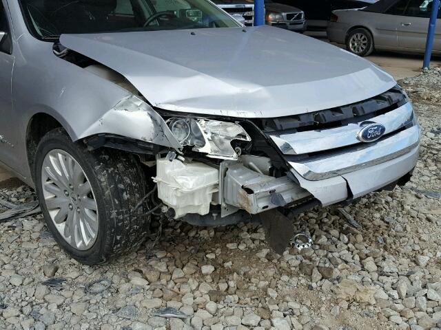 3FADP0L39AR395628 - 2010 FORD FUSION HYB SILVER photo 9