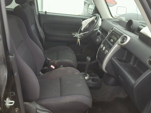 JTLKT324X40154873 - 2004 TOYOTA SCION XB BLACK photo 5