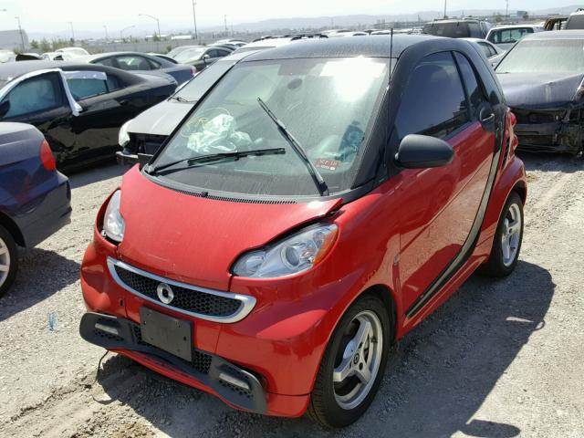 WMEEJ3BA8DK692014 - 2013 SMART FORTWO PUR RED photo 2