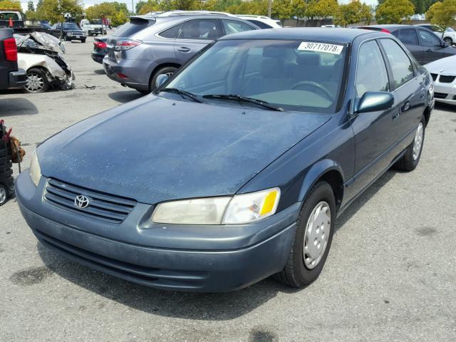 JT2BG22K3V0055427 - 1997 TOYOTA CAMRY LE GREEN photo 2