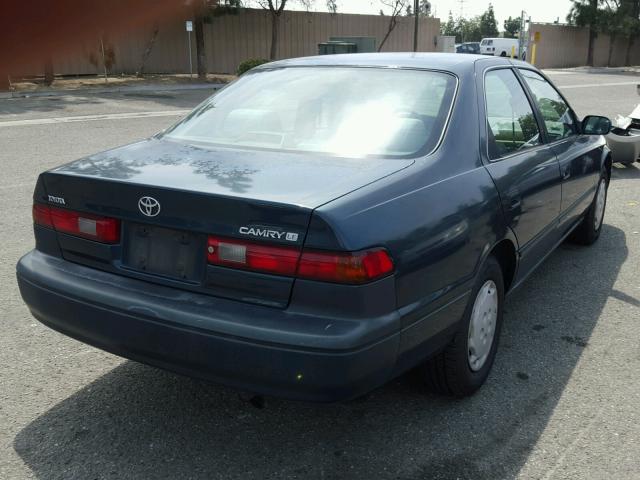 JT2BG22K3V0055427 - 1997 TOYOTA CAMRY LE GREEN photo 4