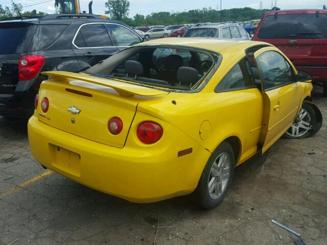 1G1AL12F957633803 - 2005 CHEVROLET COBALT YELLOW photo 4