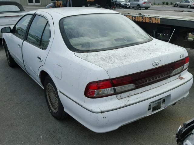 JNKCA21A4WT606226 - 1998 INFINITI I30 WHITE photo 3