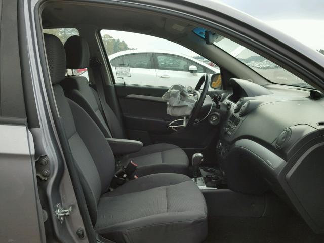KL1TD5DE0AB128594 - 2010 CHEVROLET AVEO LS GRAY photo 5