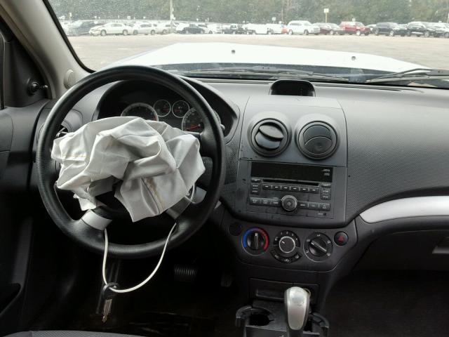 KL1TD5DE0AB128594 - 2010 CHEVROLET AVEO LS GRAY photo 9