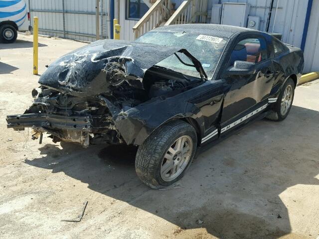 1ZVFT80N075229400 - 2007 FORD MUSTANG BLACK photo 2