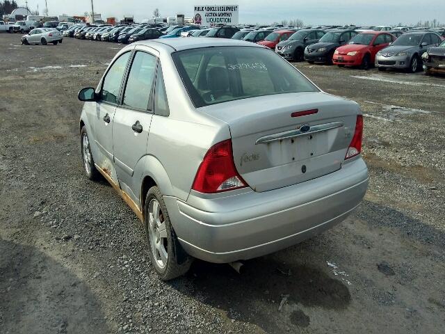 1FAHP3830YW395438 - 2000 FORD FOCUS ZTS SILVER photo 3