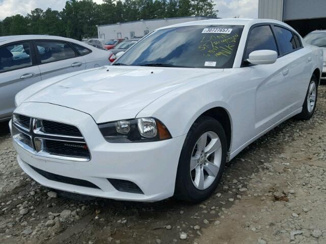 2C3CDXBG8DH705493 - 2013 DODGE CHARGER WHITE photo 2