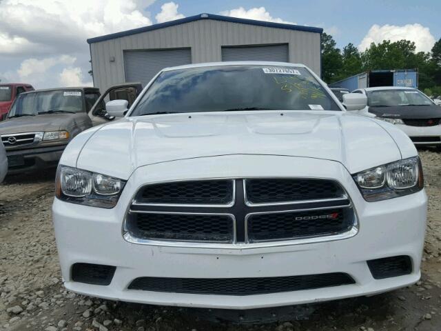 2C3CDXBG8DH705493 - 2013 DODGE CHARGER WHITE photo 9