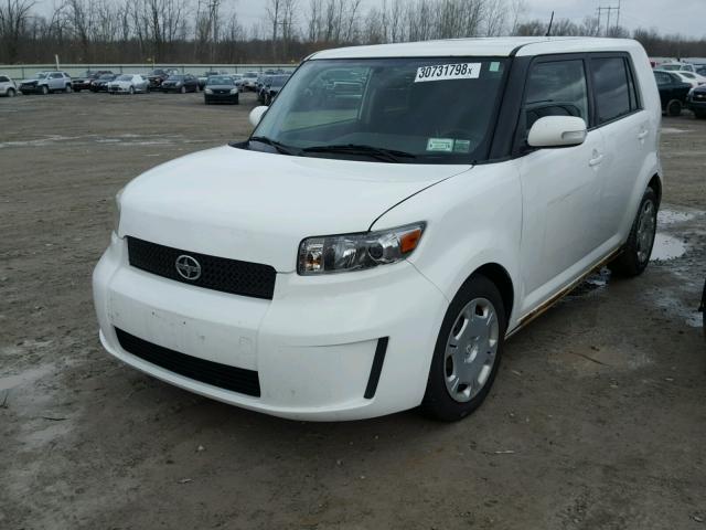 JTLKE50E891068349 - 2009 TOYOTA SCION XB WHITE photo 2