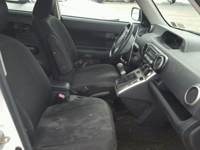 JTLKE50E891068349 - 2009 TOYOTA SCION XB 白色 照片 5