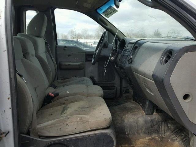 1FTRF12277NA82221 - 2007 FORD F150 SILVER photo 5