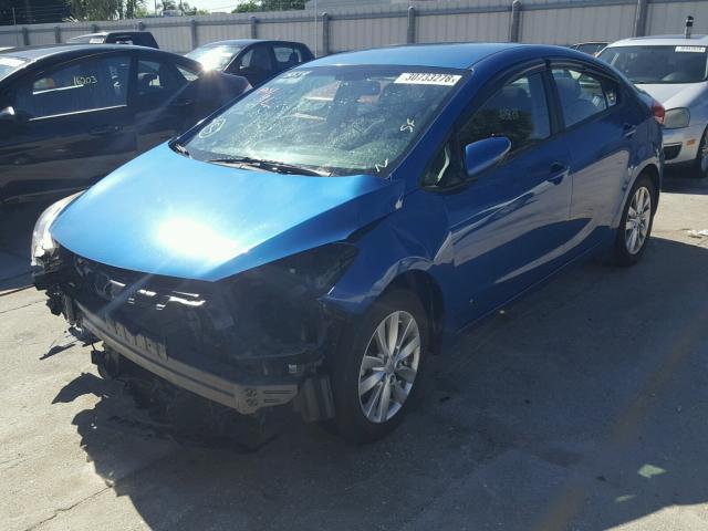 KNAFX4A67E5204608 - 2014 KIA FORTE LX BLUE photo 2