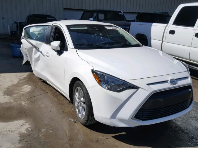 3MYDLBZV0GY101639 - 2016 TOYOTA SCION IA WHITE photo 1