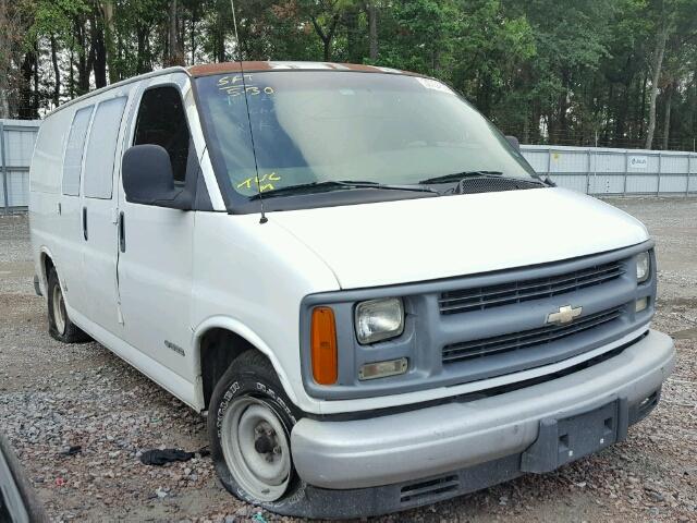 1GCEG15W321125835 - 2002 CHEVROLET EXPRESS G1 WHITE photo 1