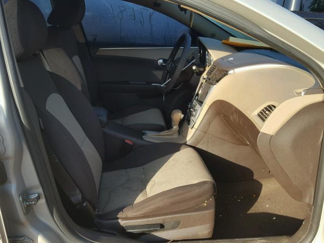 1G1ZB5E09CF220819 - 2012 CHEVROLET MALIBU LS ვერცხლისფერი ფოტო 5