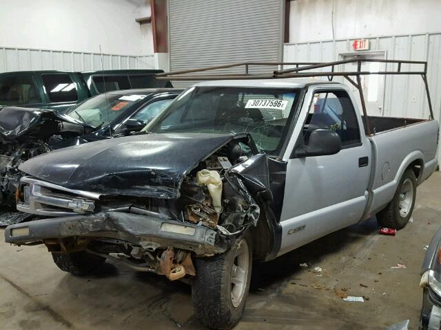 1GCCS1447T8222082 - 1996 CHEVROLET S TRUCK S1 SILVER photo 2