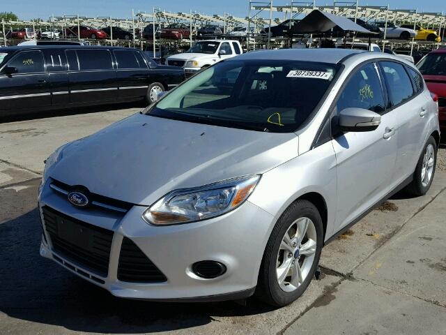 1FADP3K26DL352443 - 2013 FORD FOCUS SE SILVER photo 2