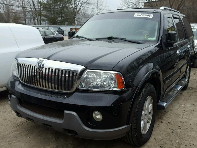 5LMFU28R24LJ18688 - 2004 LINCOLN NAVIGATOR BLACK photo 2