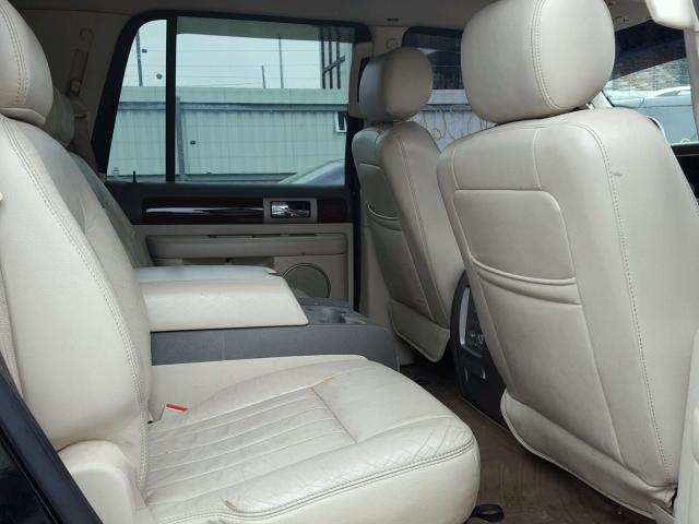 5LMFU28R24LJ18688 - 2004 LINCOLN NAVIGATOR BLACK photo 6