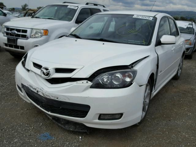 JM1BK344X81813563 - 2008 MAZDA 3 HATCHBAC WHITE photo 2