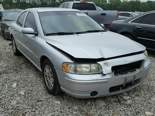 YV1RS612X52463645 - 2005 VOLVO S60 SILVER photo 1