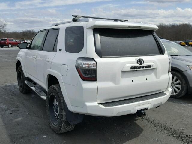 JTEBU5JR7G5353027 - 2016 TOYOTA 4RUNNER SR WHITE photo 3