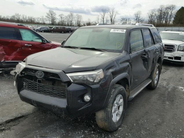 JTEBU5JR1G5327667 - 2016 TOYOTA 4RUNNER SR BLACK photo 2