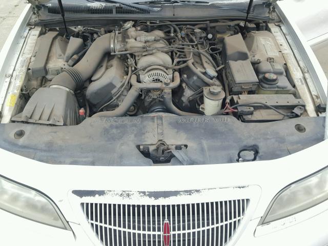 1LNFM92V7WY697264 - 1998 LINCOLN MARK VIII WHITE photo 7