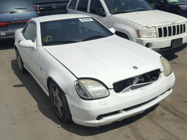 WDBKK47FXWF068167 - 1998 MERCEDES-BENZ SLK 230 KO WHITE photo 1