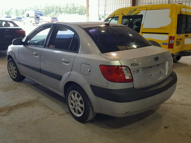 KNADE223896584788 - 2009 KIA RIO BASE SILVER photo 3