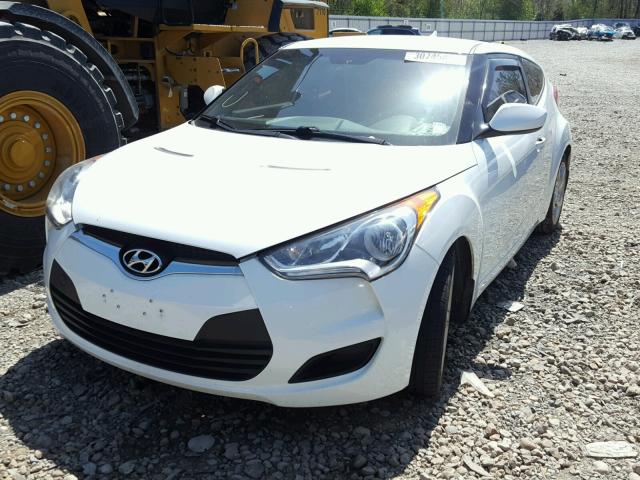 KMHTC6AD7DU112314 - 2013 HYUNDAI VELOSTER B WHITE photo 2