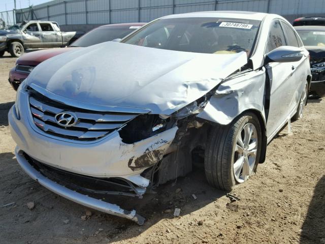 5NPEC4AC8BH150358 - 2011 HYUNDAI SONATA SE SILVER photo 2