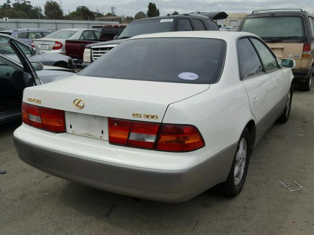 JT8BF28G8W5025386 - 1998 LEXUS ES 300 WHITE photo 4