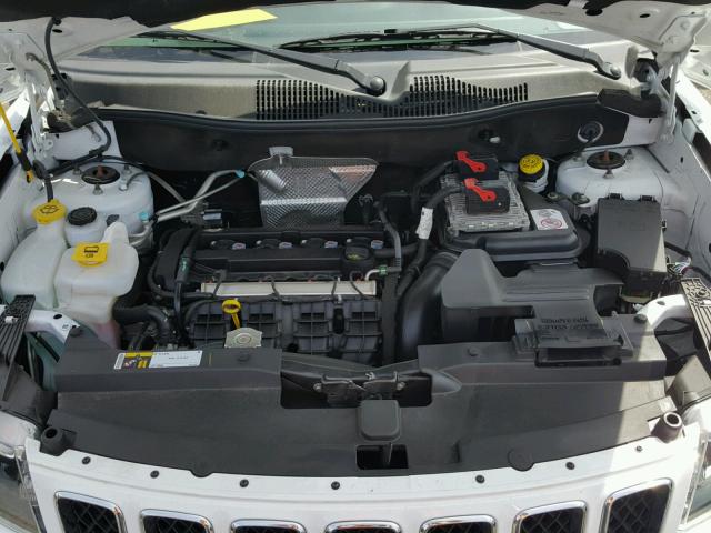 1C4NJCBA3HD147251 - 2017 JEEP COMPASS SP WHITE photo 7