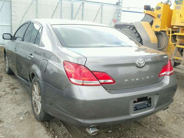 4T1BK36B95U007408 - 2005 TOYOTA AVALON XL GRAY photo 3