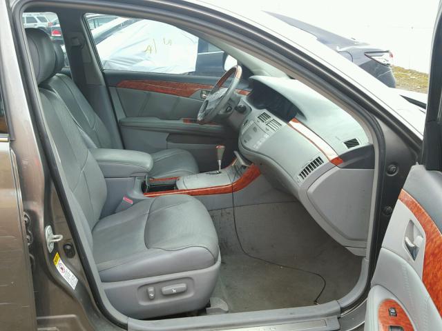 4T1BK36B95U007408 - 2005 TOYOTA AVALON XL GRAY photo 5